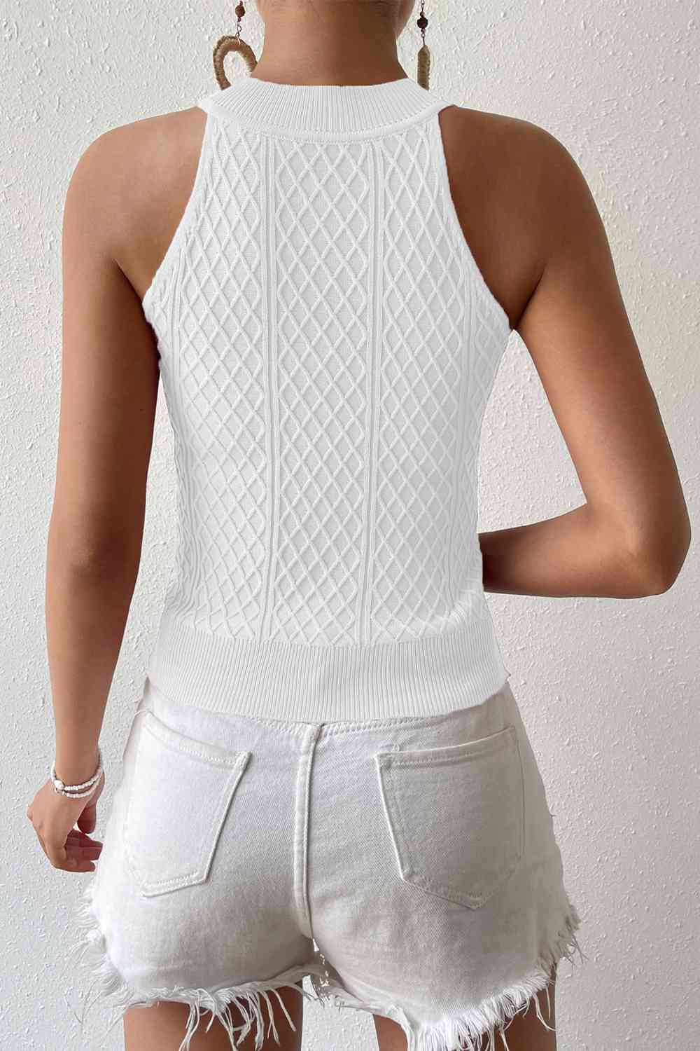 Round Neck Sleeveless Knit Top